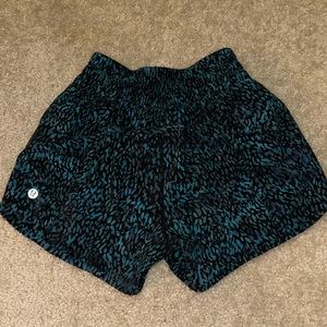 Lululemon tracker short 4inch